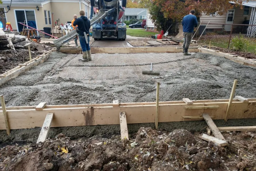 How Long Does Concrete Take? Curing, Weather and Timing in Miami